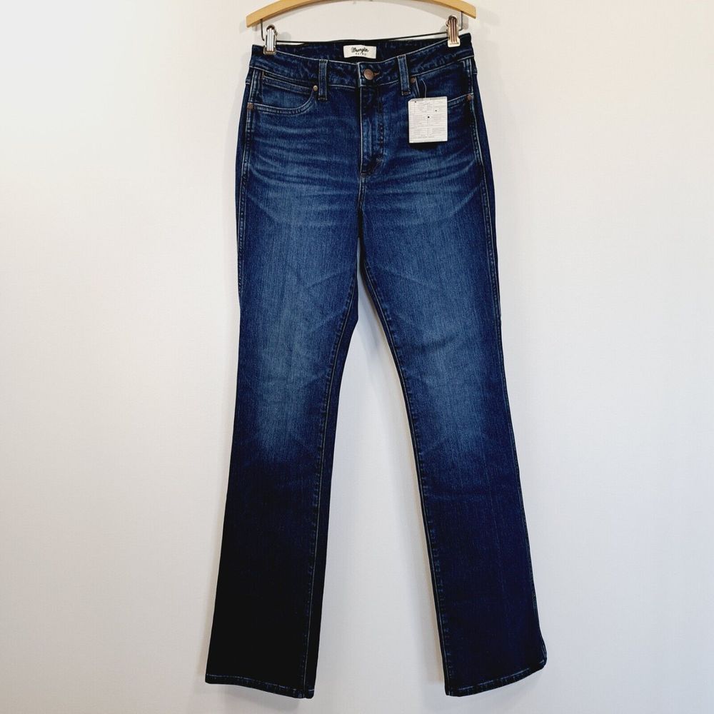 Wrangler Womens High Rise Boot Jean 28×36. Factory Cull Dark Wash